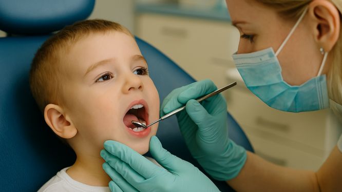¿Qué es la fluorosis dental? Causas, síntomas, tratamientos y cómo recuperar una sonrisa perfecta